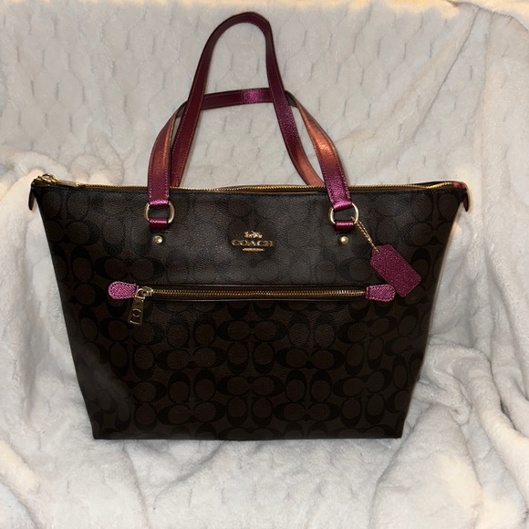 NWOT AUTHENTIC COACH SHOULDER BAG - Picture 2 of 14